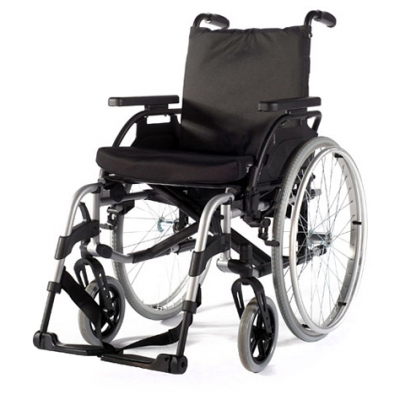 Mechanický invalidní vozík, šířky sedu 40 - 48 cm Mechanický invalidní vozík, šířky sedu 40 - 48 cm foto